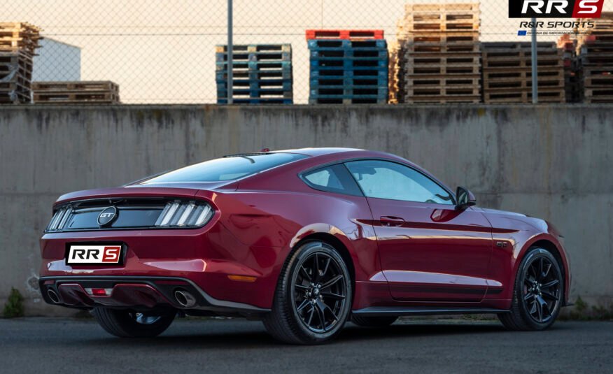 FORD mustang GT