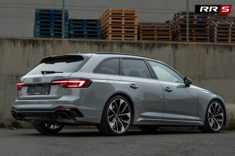 AUDI RS4 Performance