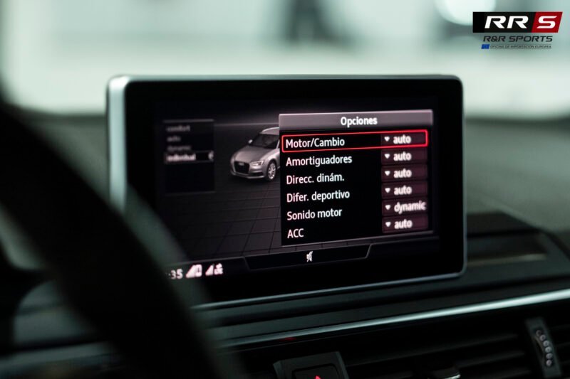 AUDI RS4 Performance
