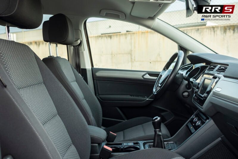 VOLKSWAGEN Touran Advanced