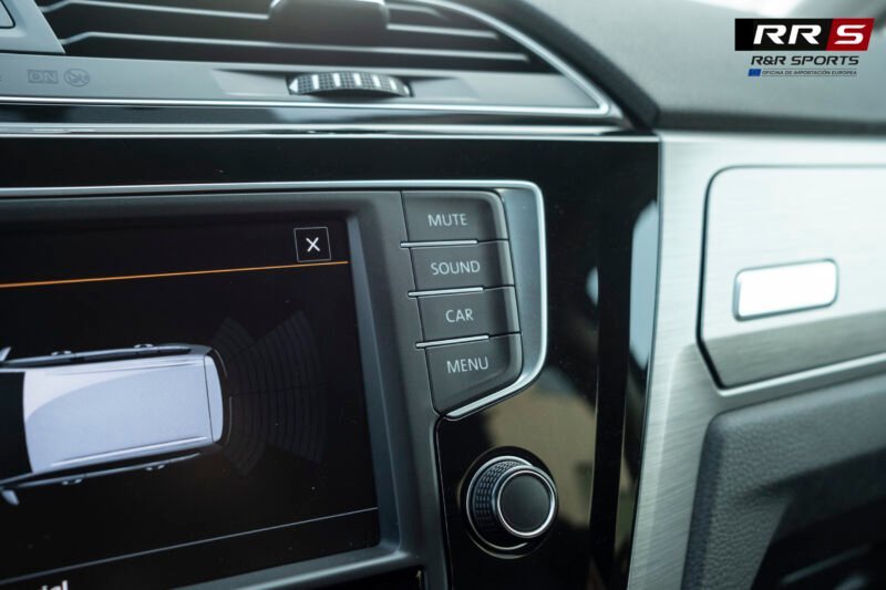 VOLKSWAGEN Touran Advanced