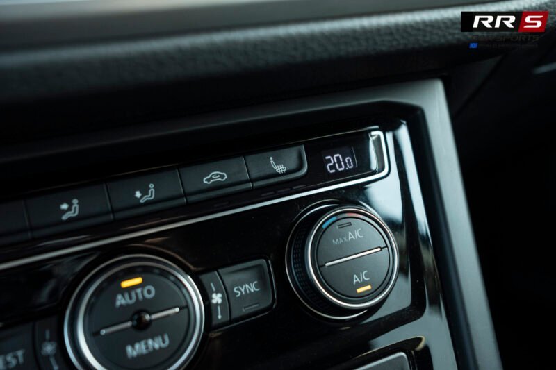 VOLKSWAGEN Touran Advanced