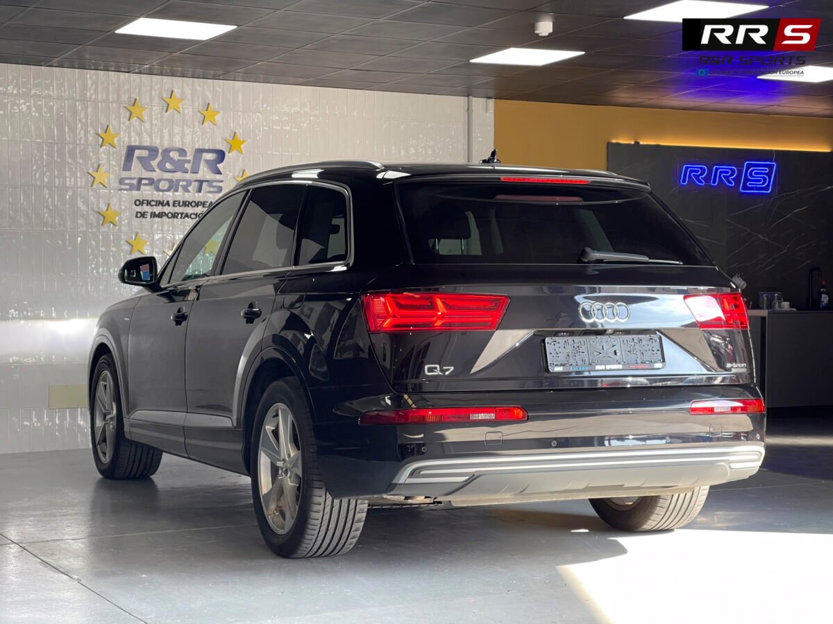 AUDI Q7 e-tron 3.0 TDI quattro tiptronic