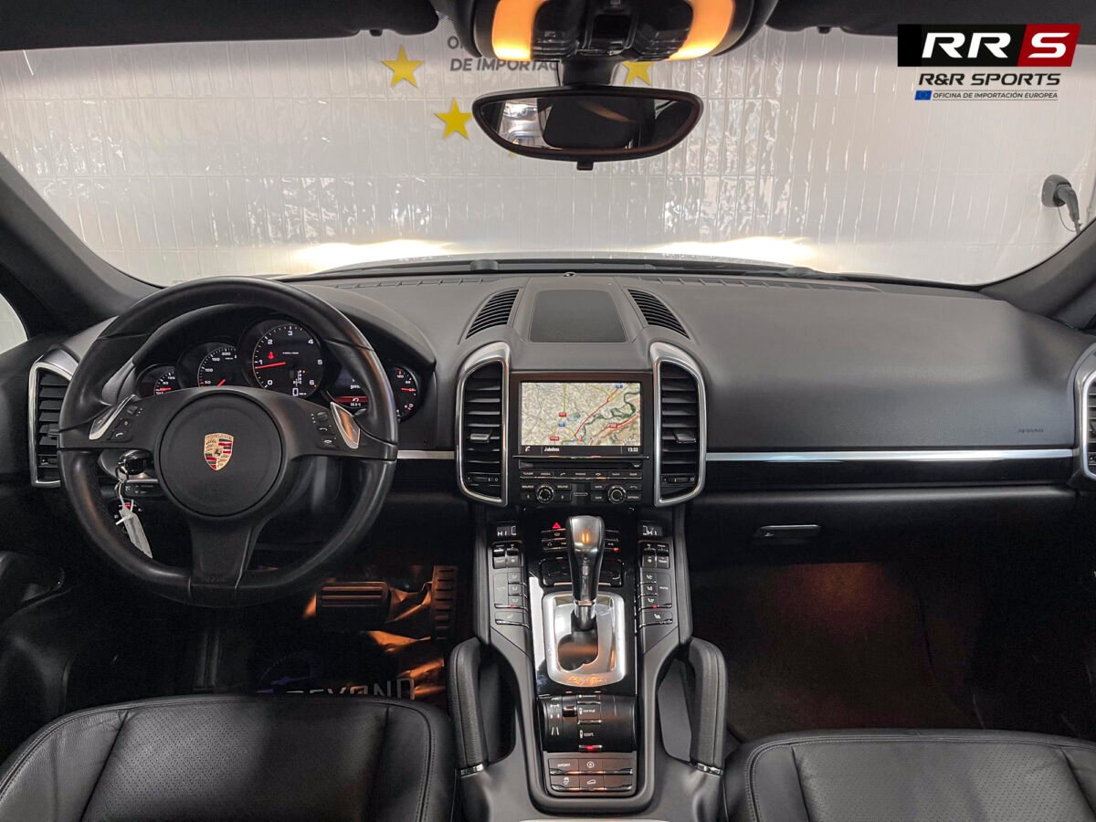 PORSCHE Cayenne 3.0 V6