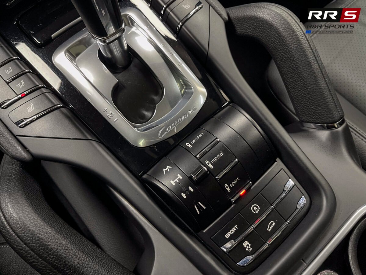 PORSCHE Cayenne 3.0 V6