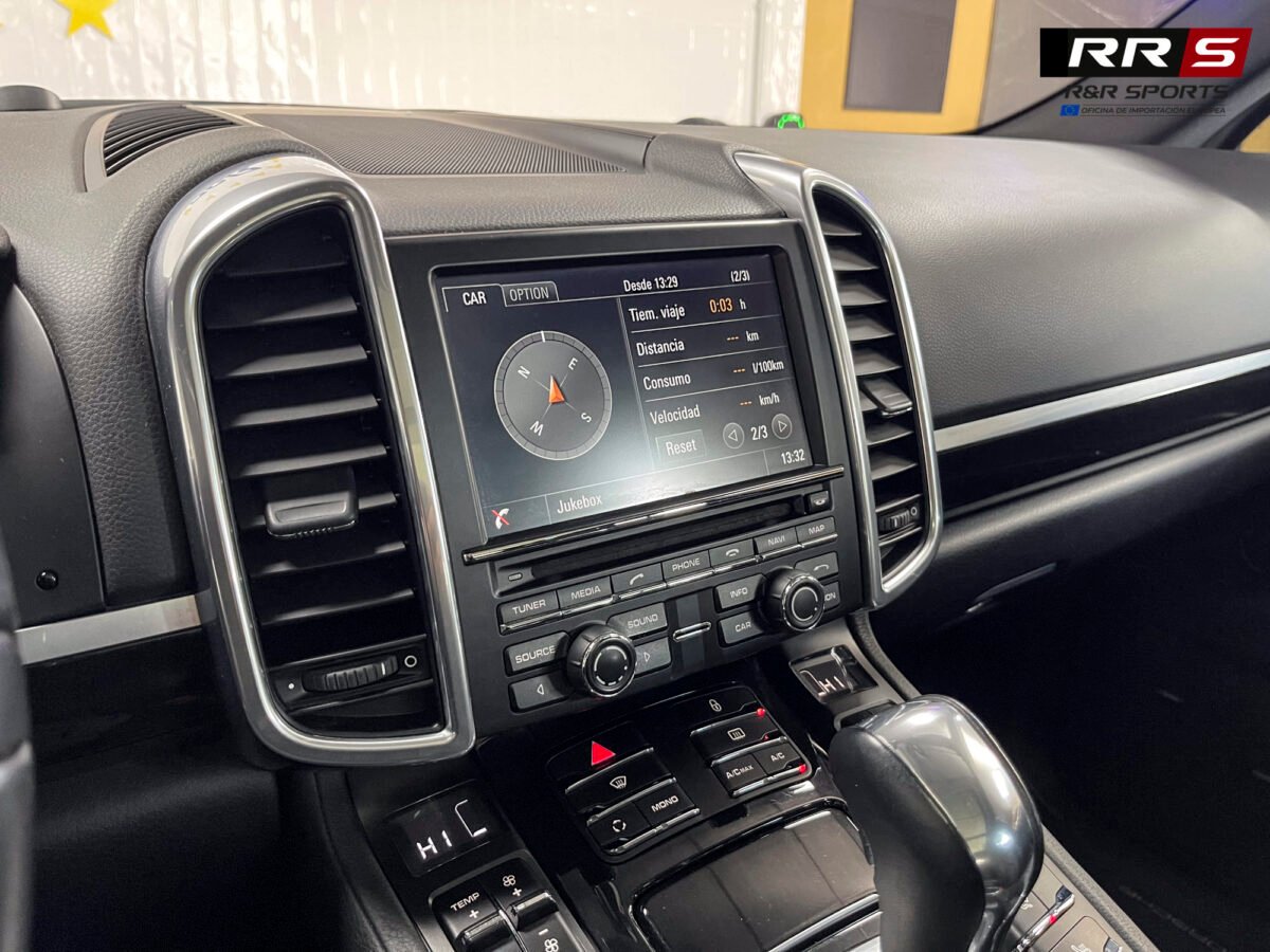 PORSCHE Cayenne 3.0 V6