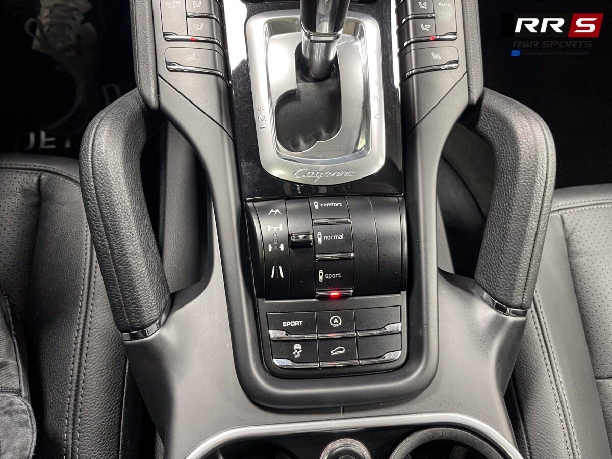 PORSCHE Cayenne 3.0 V6