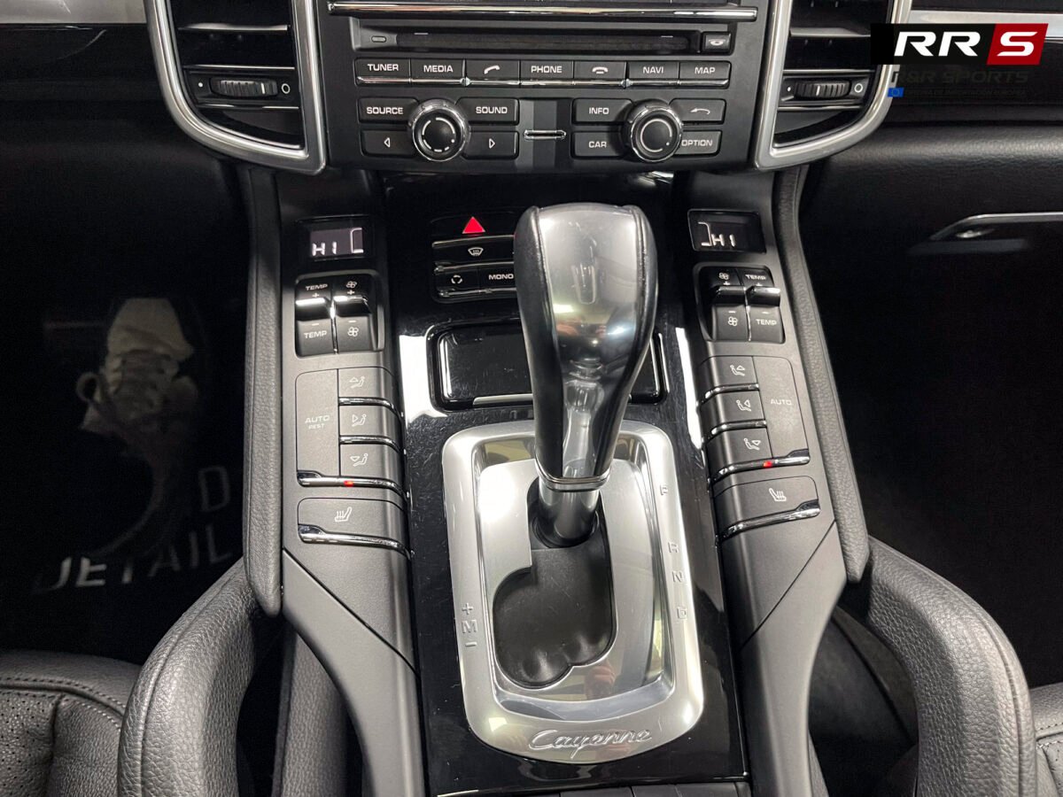 PORSCHE Cayenne 3.0 V6