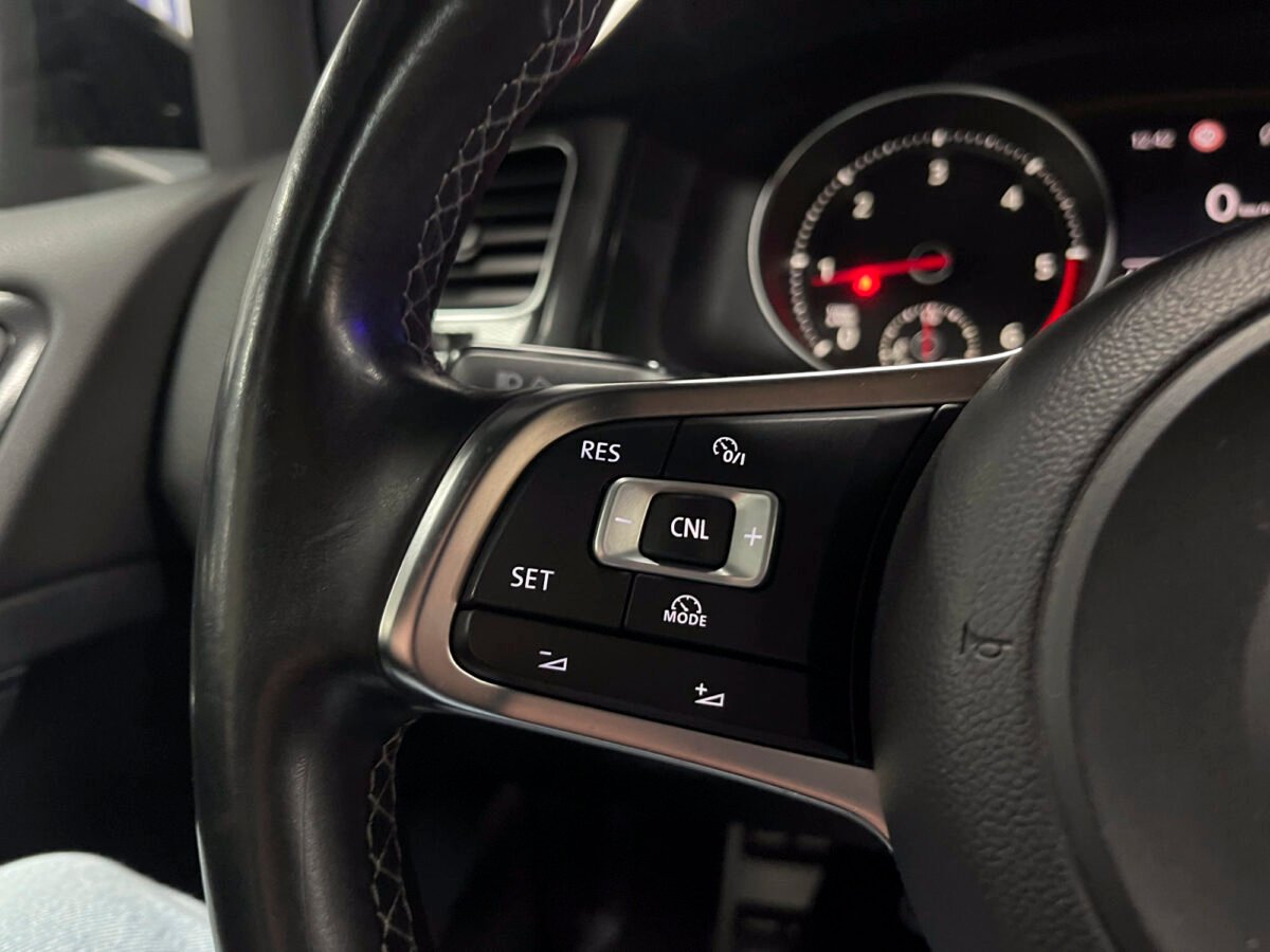 VOLKSWAGEN Golf 2.0 TDI GTD 