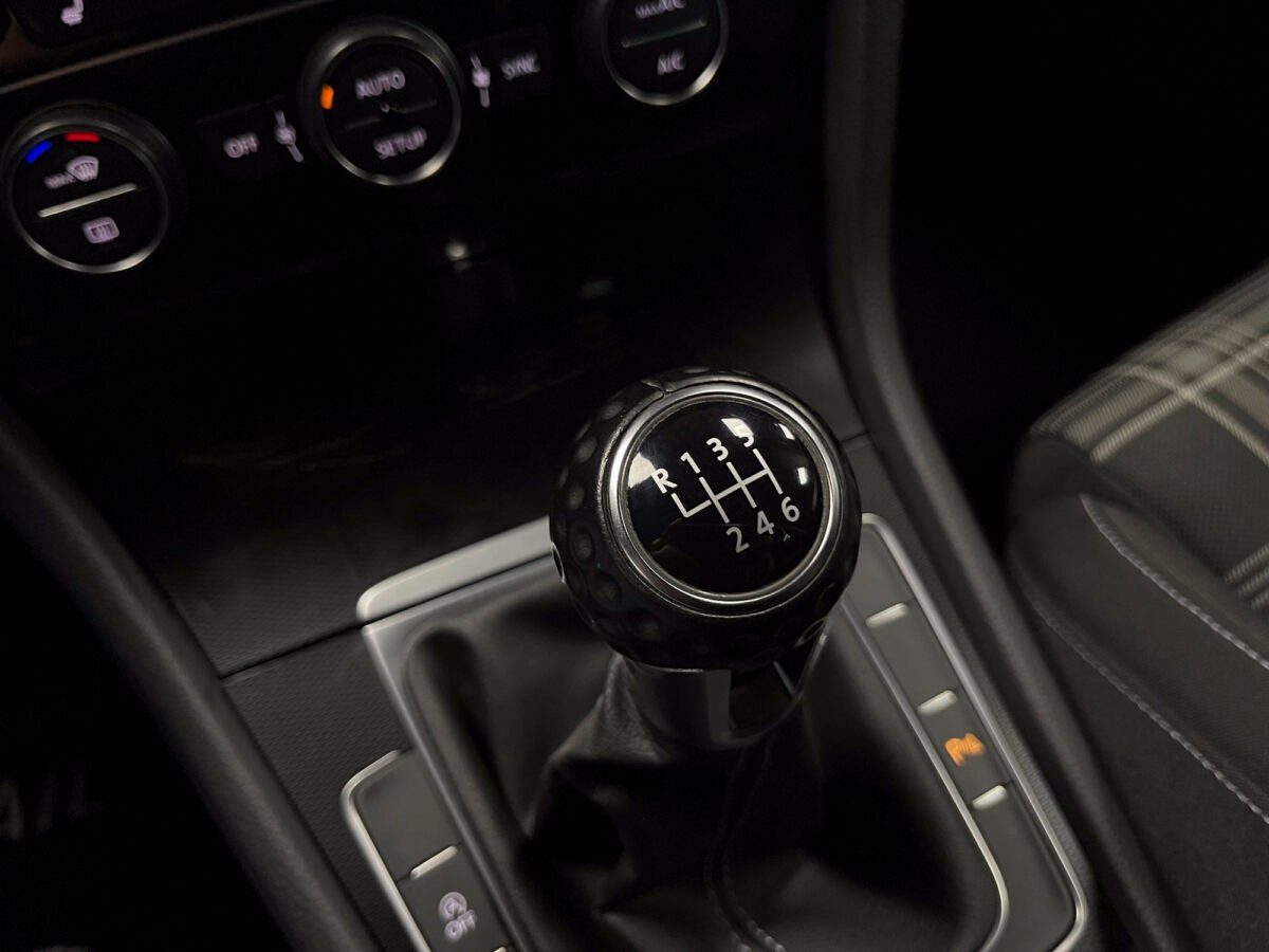 VOLKSWAGEN Golf 2.0 TDI GTD 