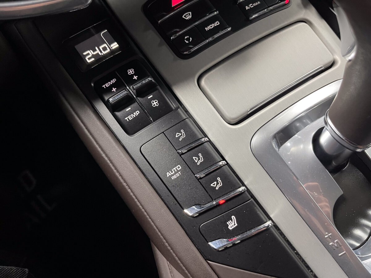 PORSCHE Cayenne 3.0 TDI 