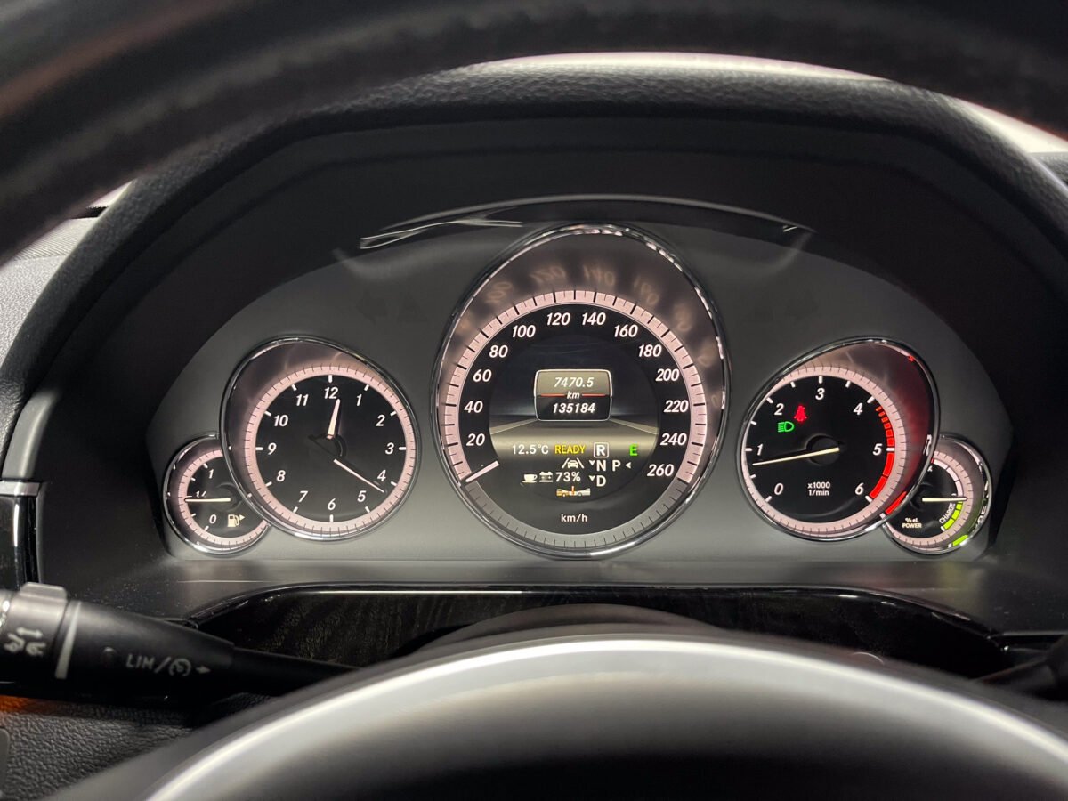 MERCEDES-BENZ Clase E 300 Hybrid Bluetec Avantgarde