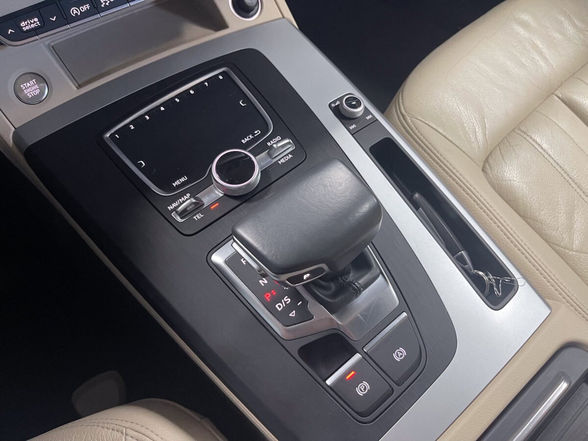 AUDI Q5 2.0 TDI Quattro Sline 