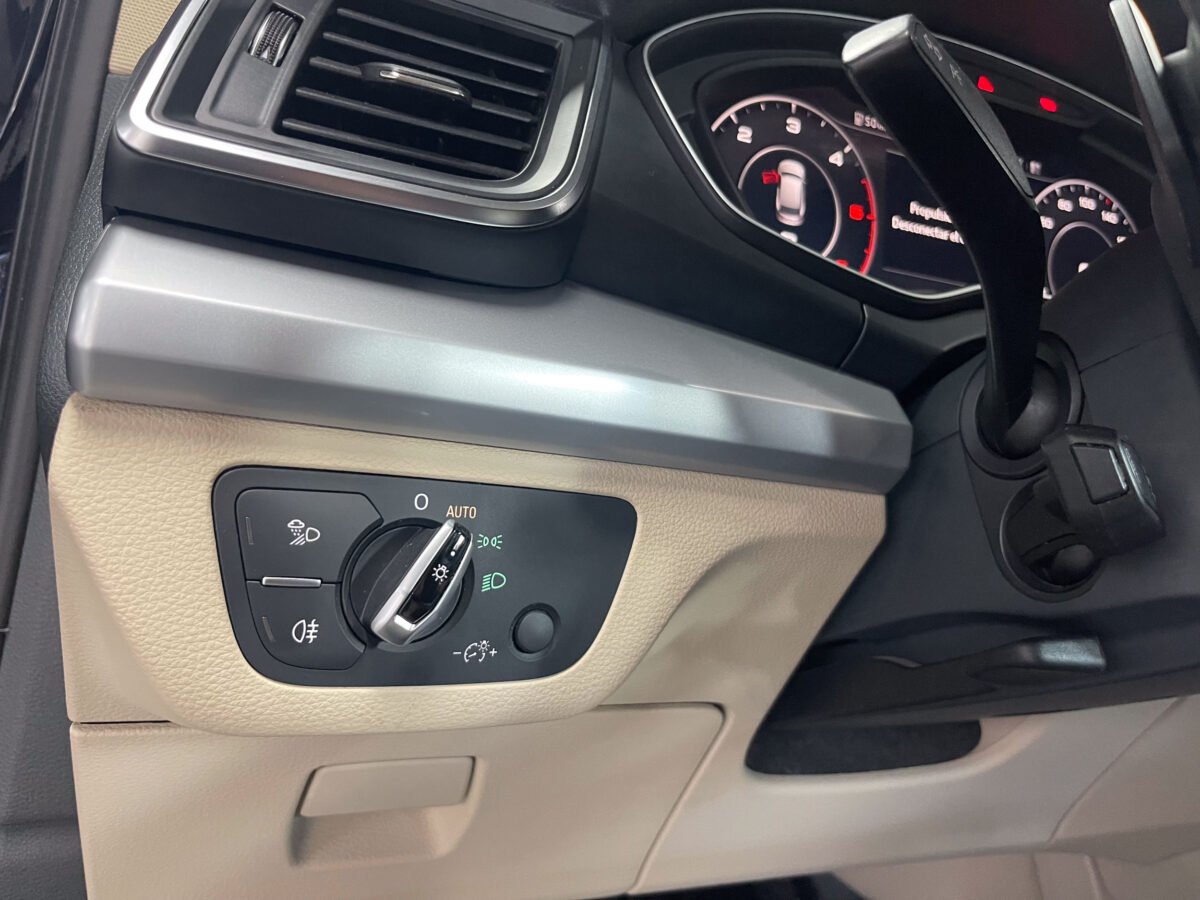 AUDI Q5 2.0 TDI Quattro Sline 