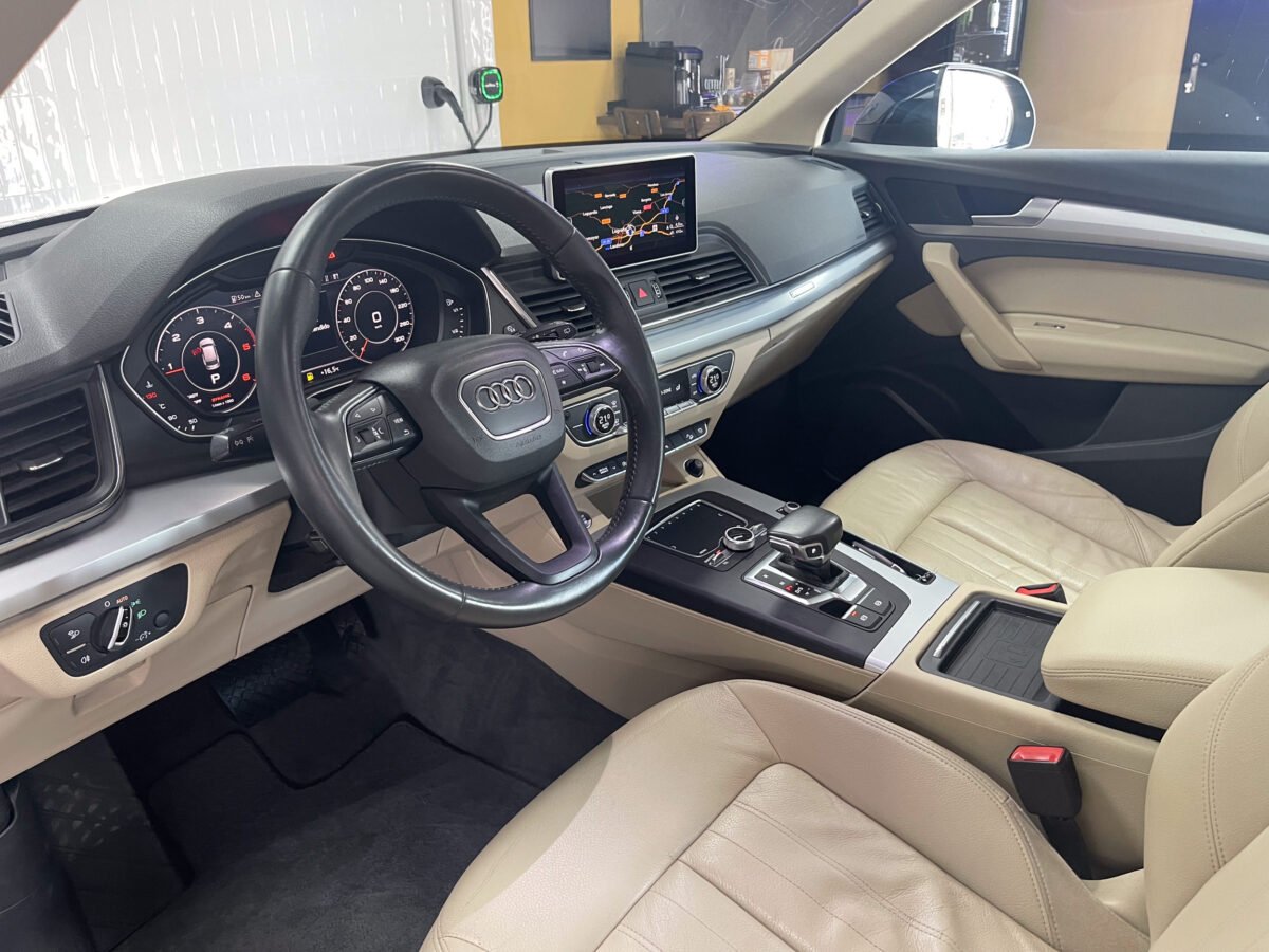 AUDI Q5 2.0 TDI Quattro Sline 