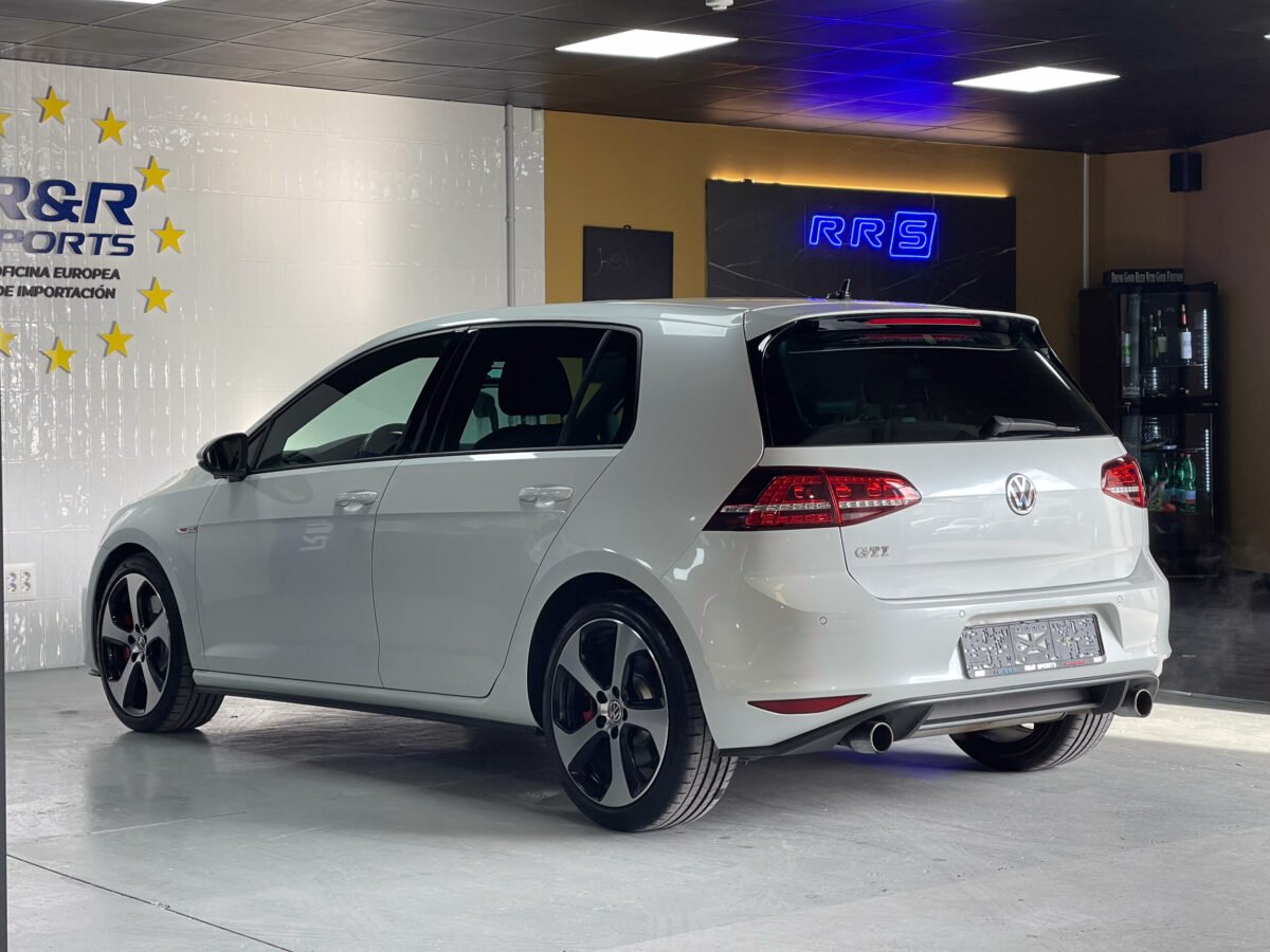 VOLKSWAGEN Golf 2.0 TFSI GTI PERFORMANCE