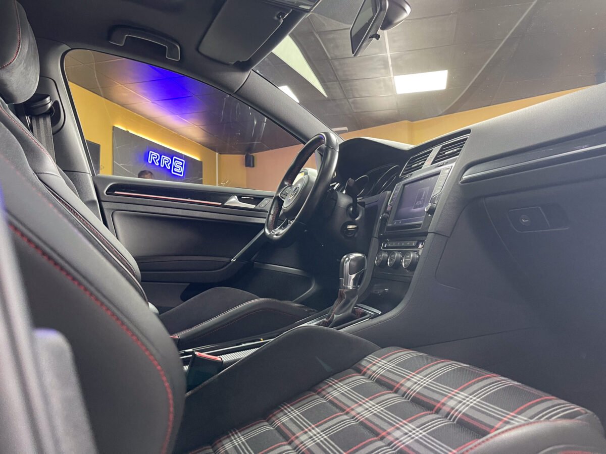 VOLKSWAGEN Golf 2.0 TFSI GTI PERFORMANCE