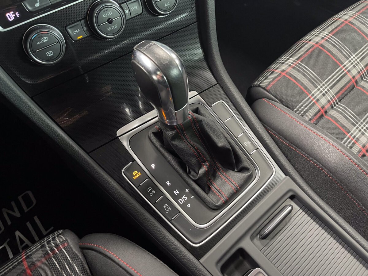 VOLKSWAGEN Golf 2.0 TFSI GTI PERFORMANCE
