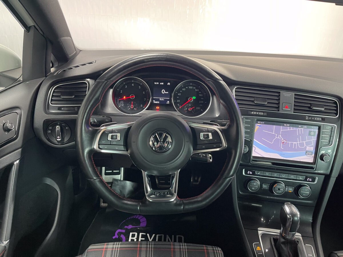 VOLKSWAGEN Golf 2.0 TFSI GTI PERFORMANCE