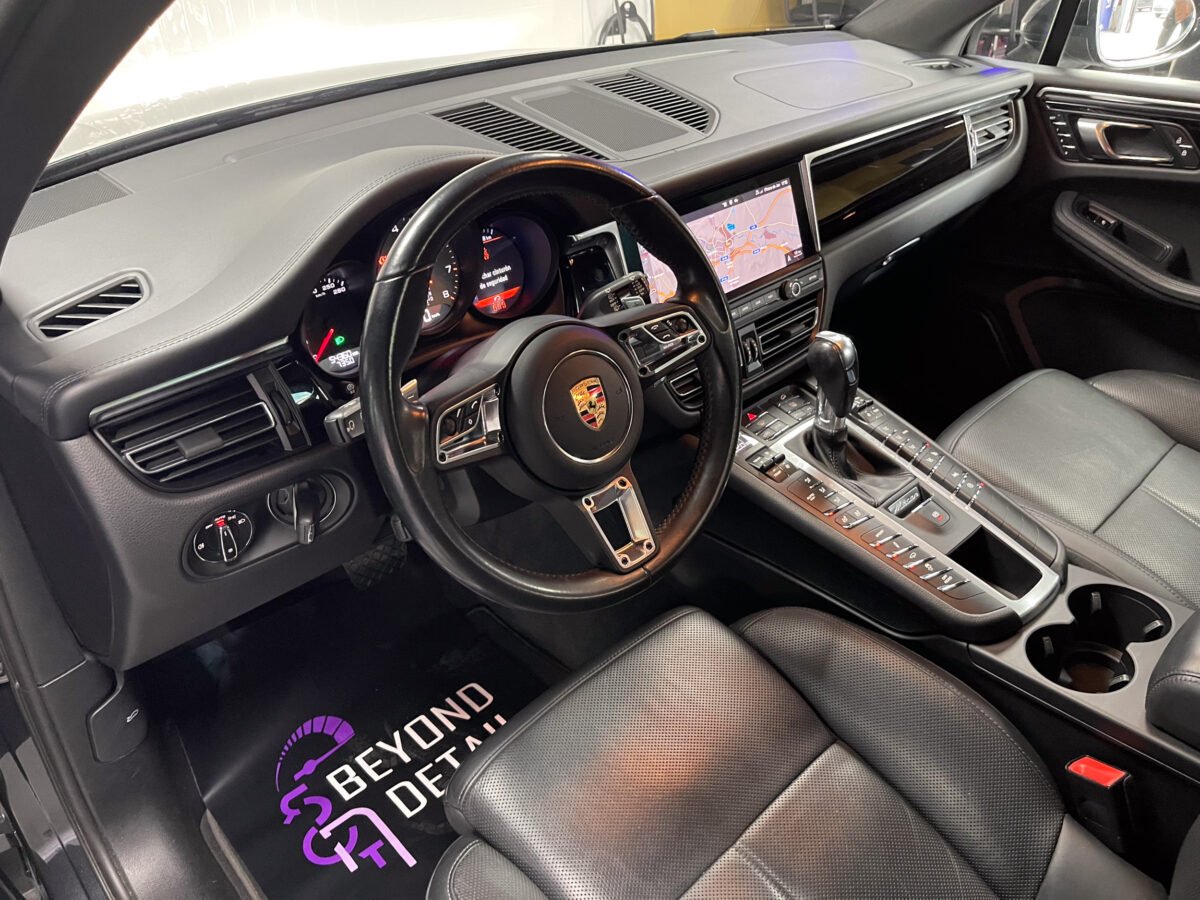 PORSCHE Macan S