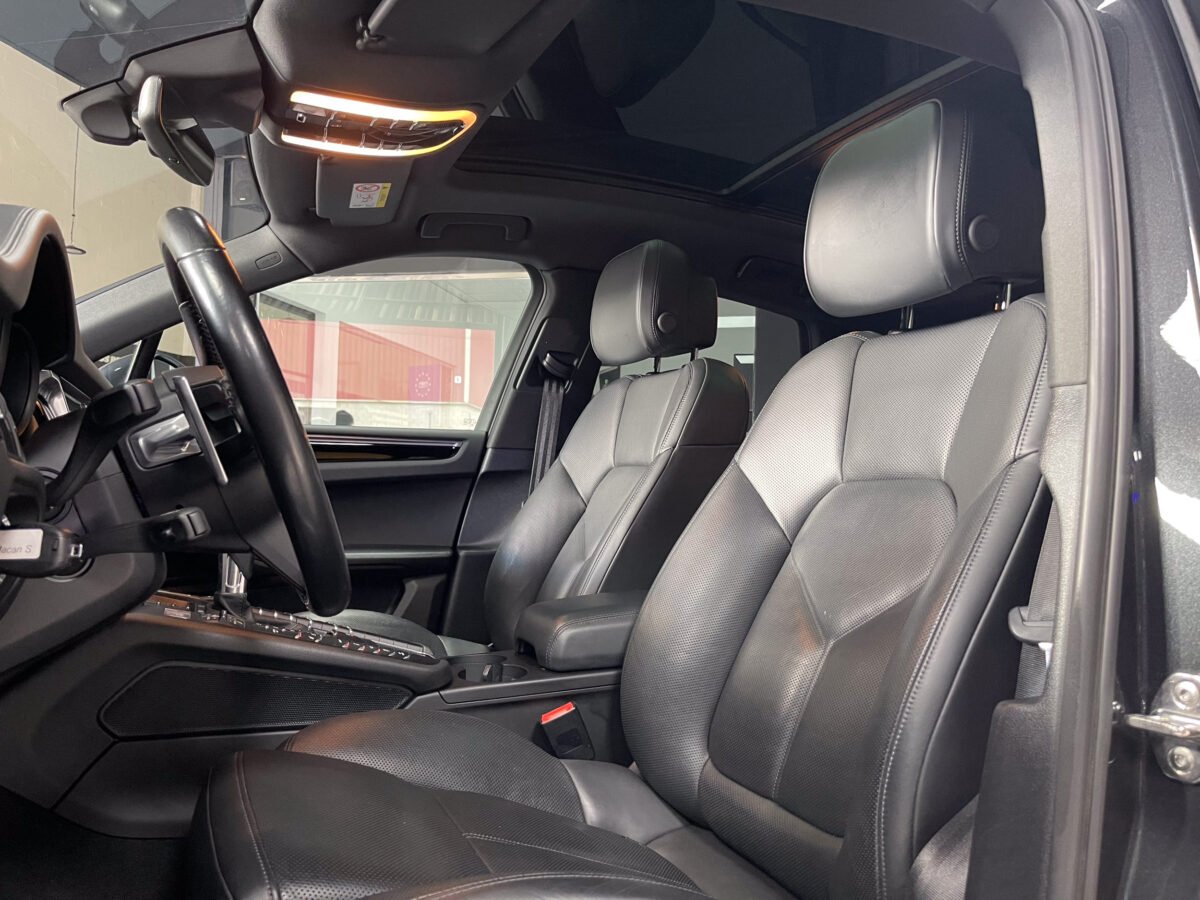 PORSCHE Macan S