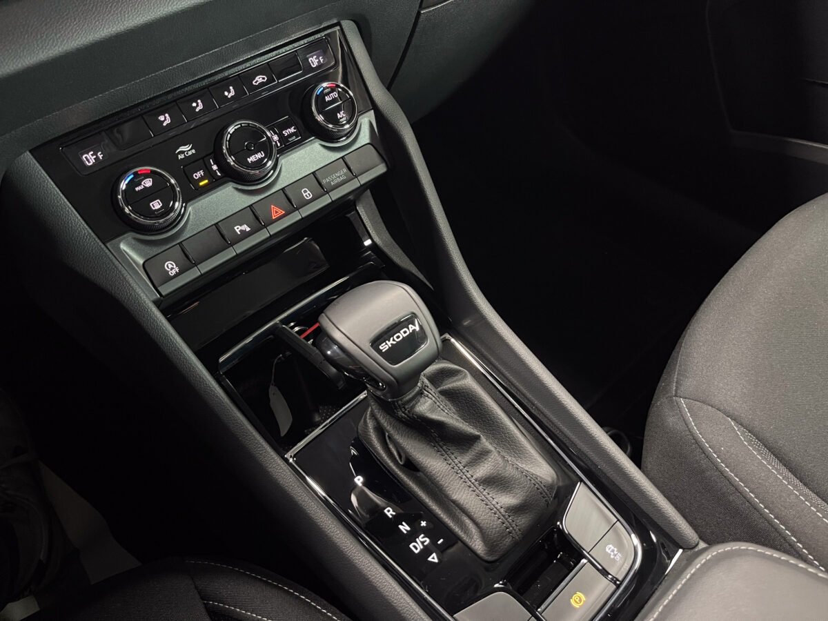 SKODA Karoq 1.5 TSI Selection