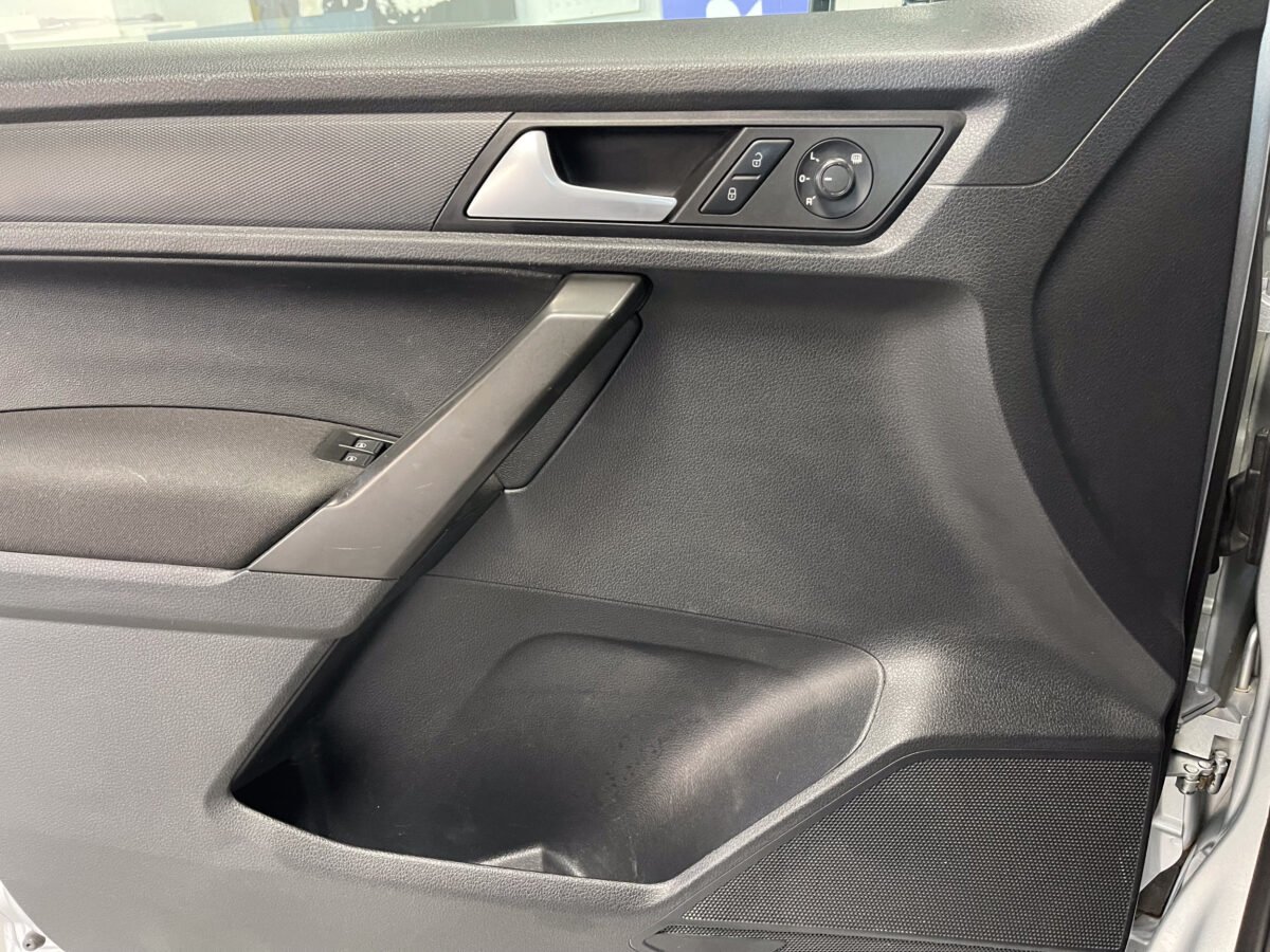 VOLKSWAGEN Caddy TRENDLINE 4MOTION 2.0 TDI