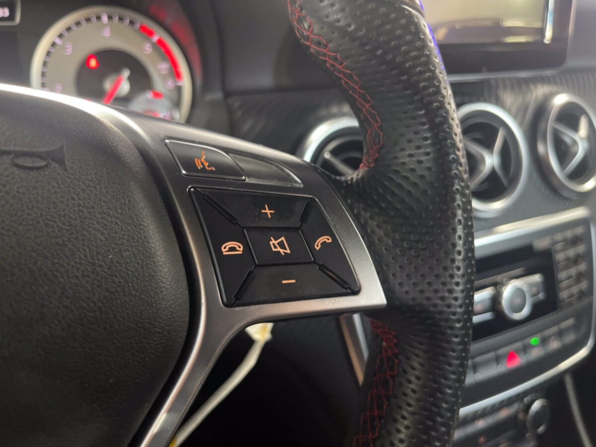 MERCEDES-BENZ Clase A 180 CDI AMG LINE