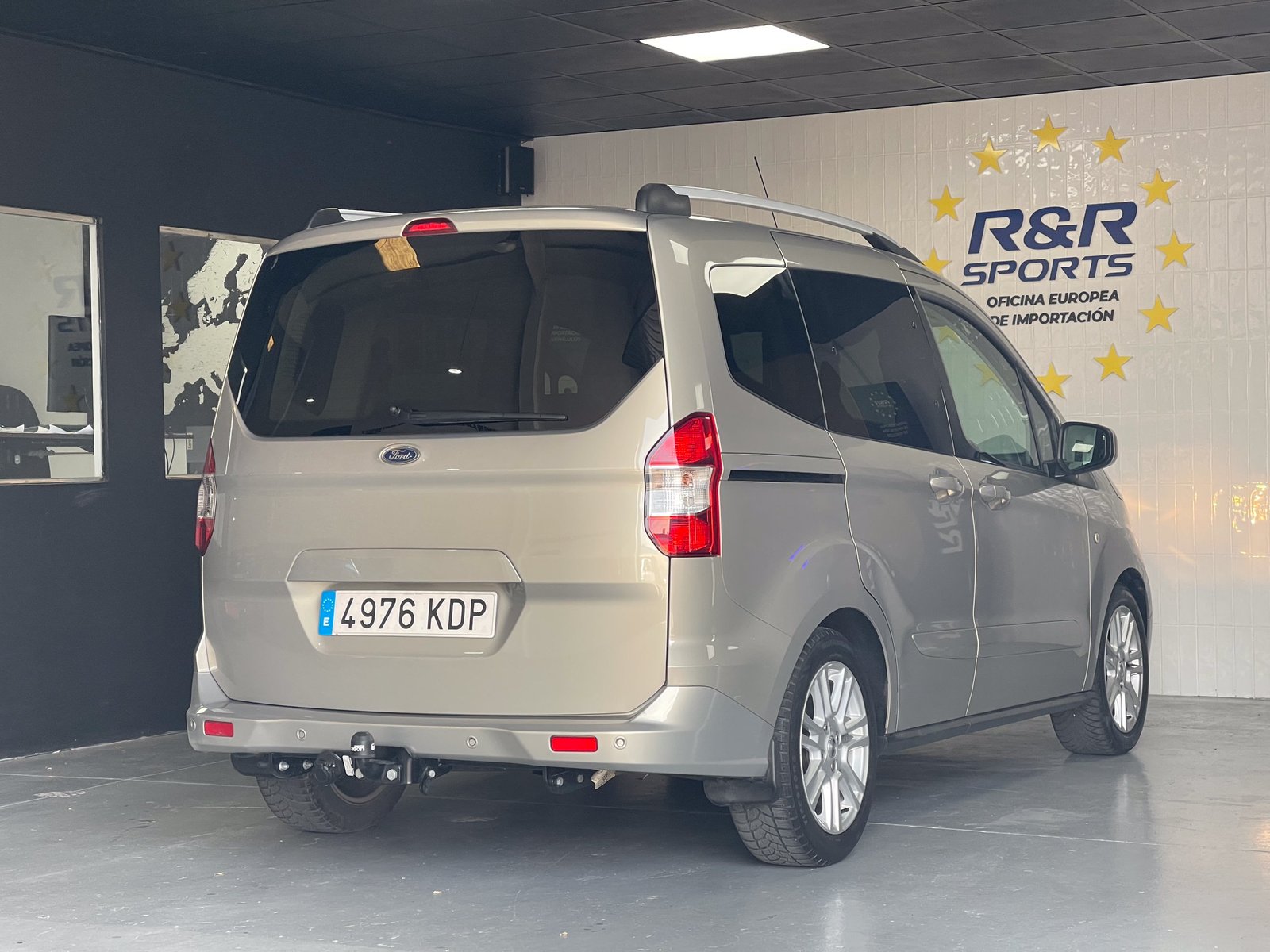FORD Tourneo Curier 1.5 TDCi Titanium
