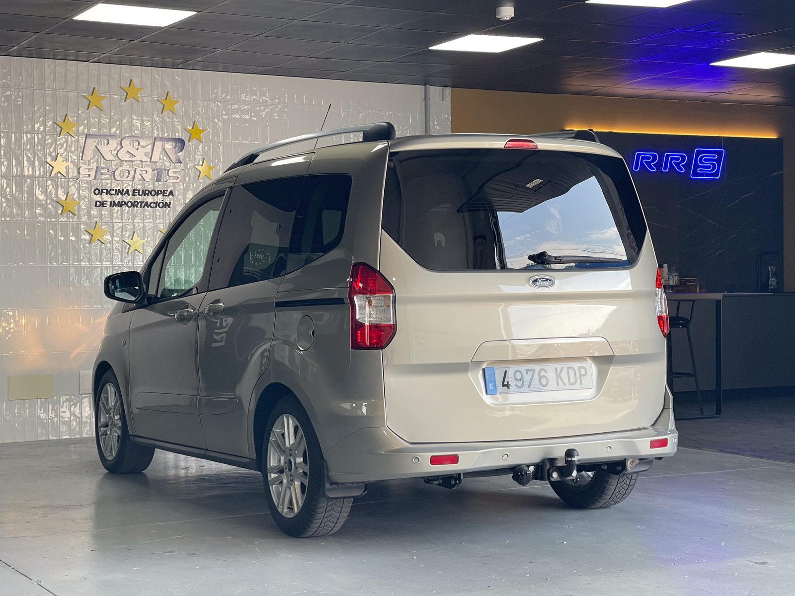 FORD Tourneo Curier 1.5 TDCi Titanium