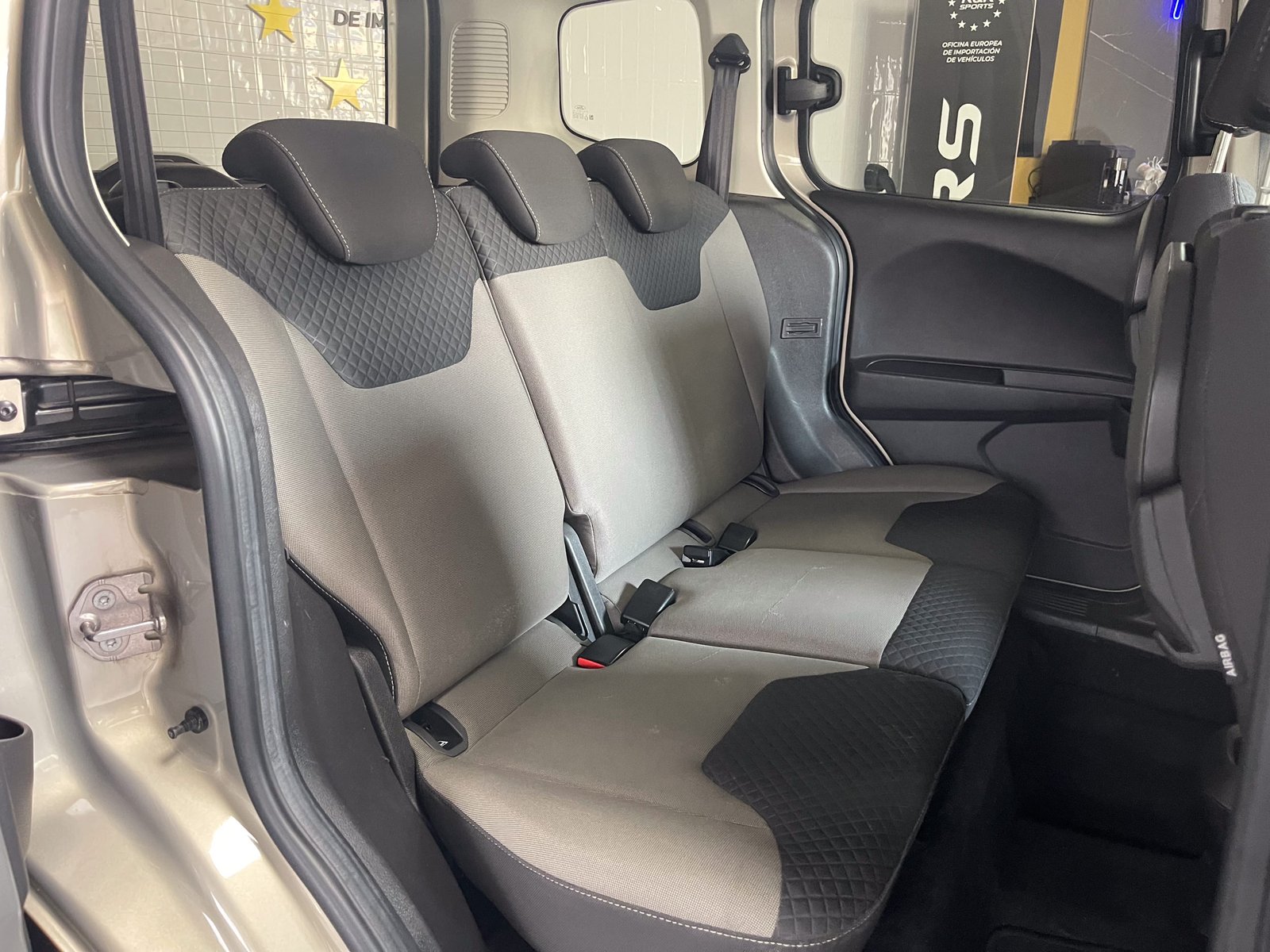 FORD Tourneo Curier 1.5 TDCi Titanium