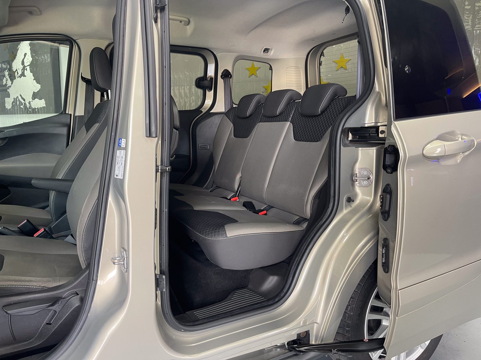 FORD Tourneo Curier 1.5 TDCi Titanium