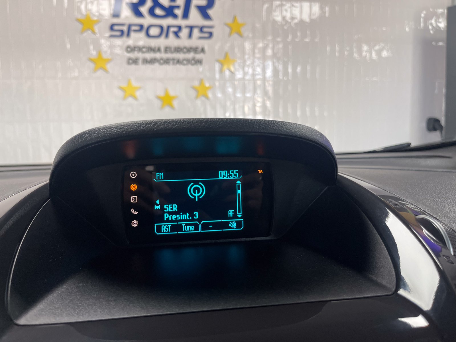 FORD Tourneo Curier 1.5 TDCi Titanium