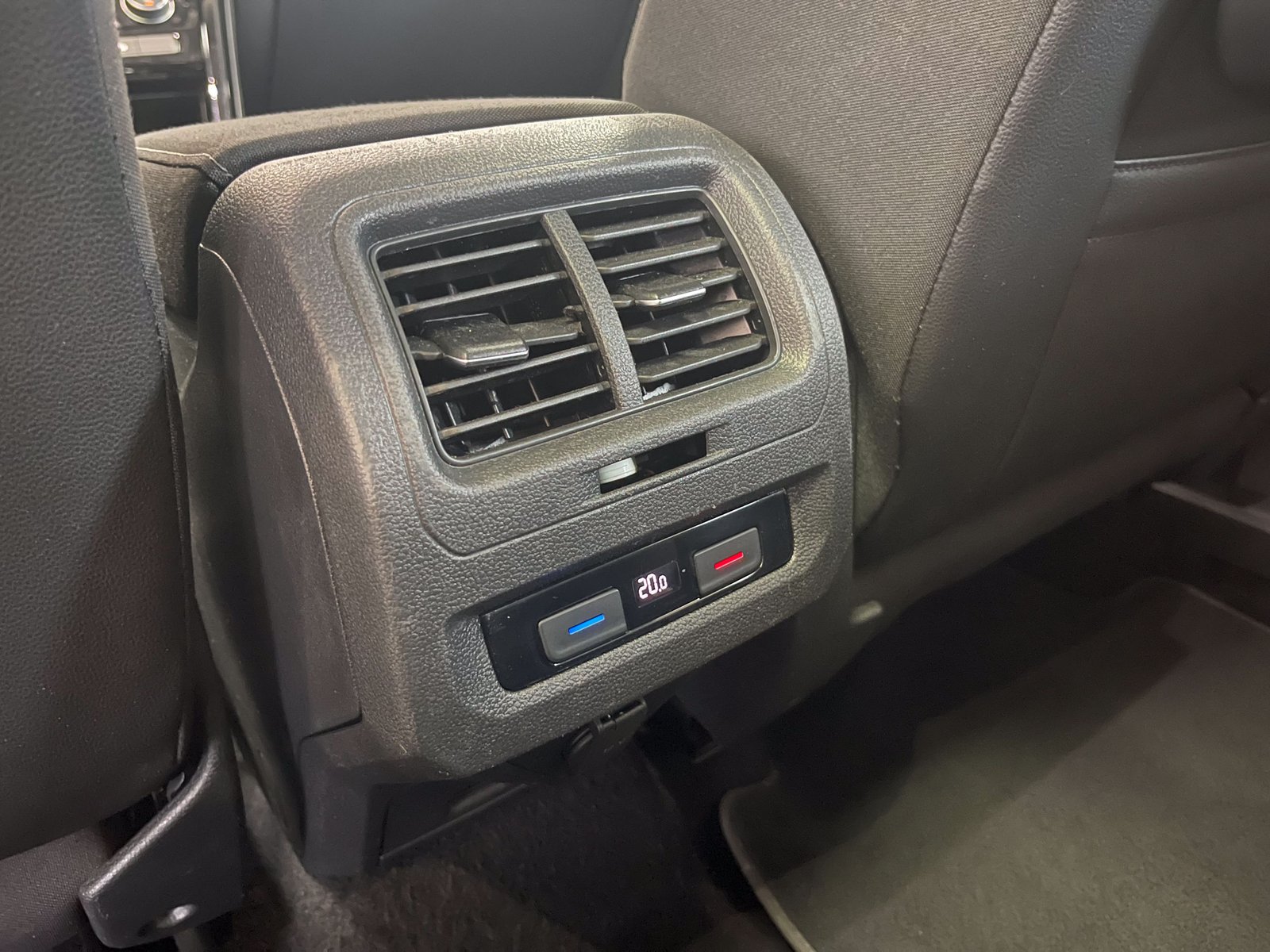 VOLKSWAGEN Touran 2.0 TDI Sport DSG