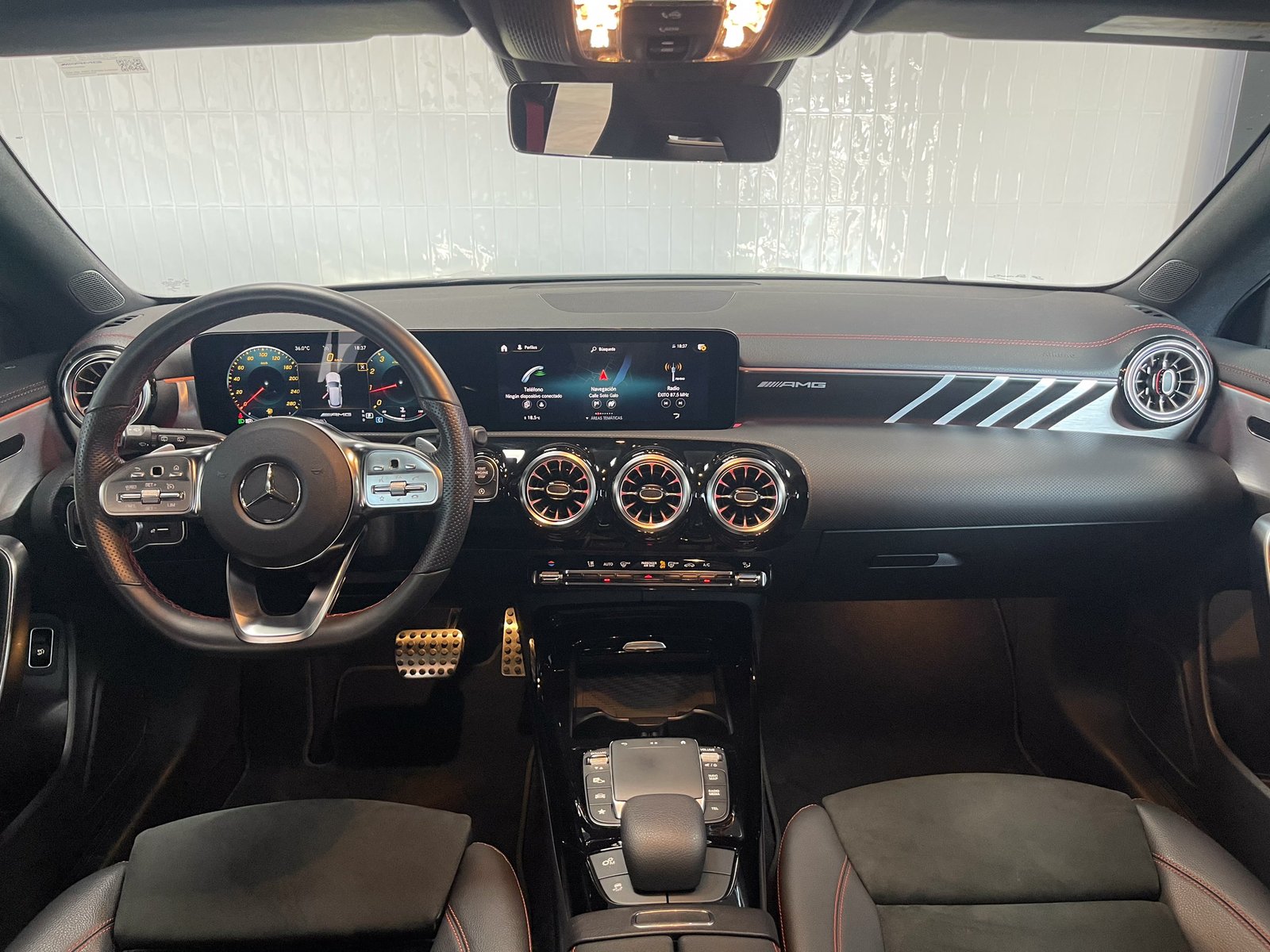 MERCEDES-BENZ CLA 35 AMG