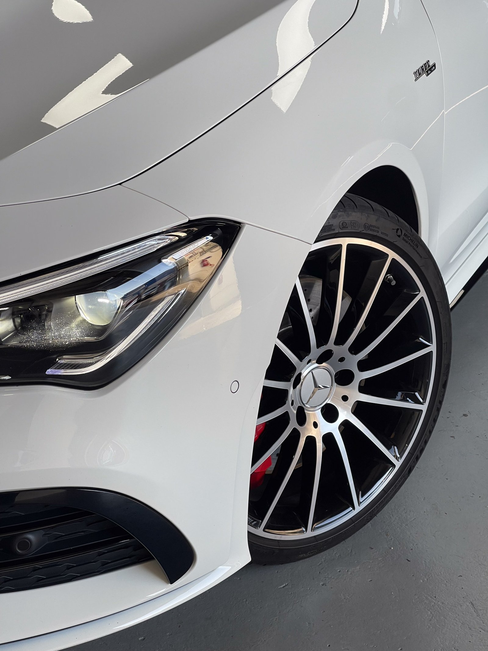 MERCEDES-BENZ CLA 35 AMG