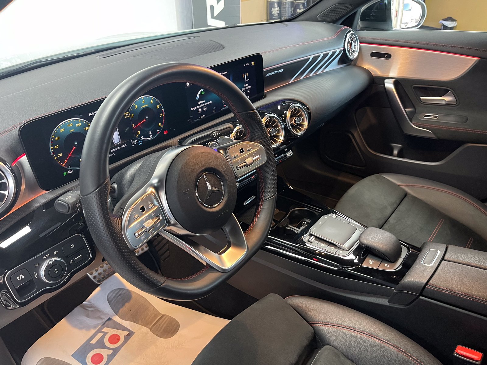 MERCEDES-BENZ CLA 35 AMG