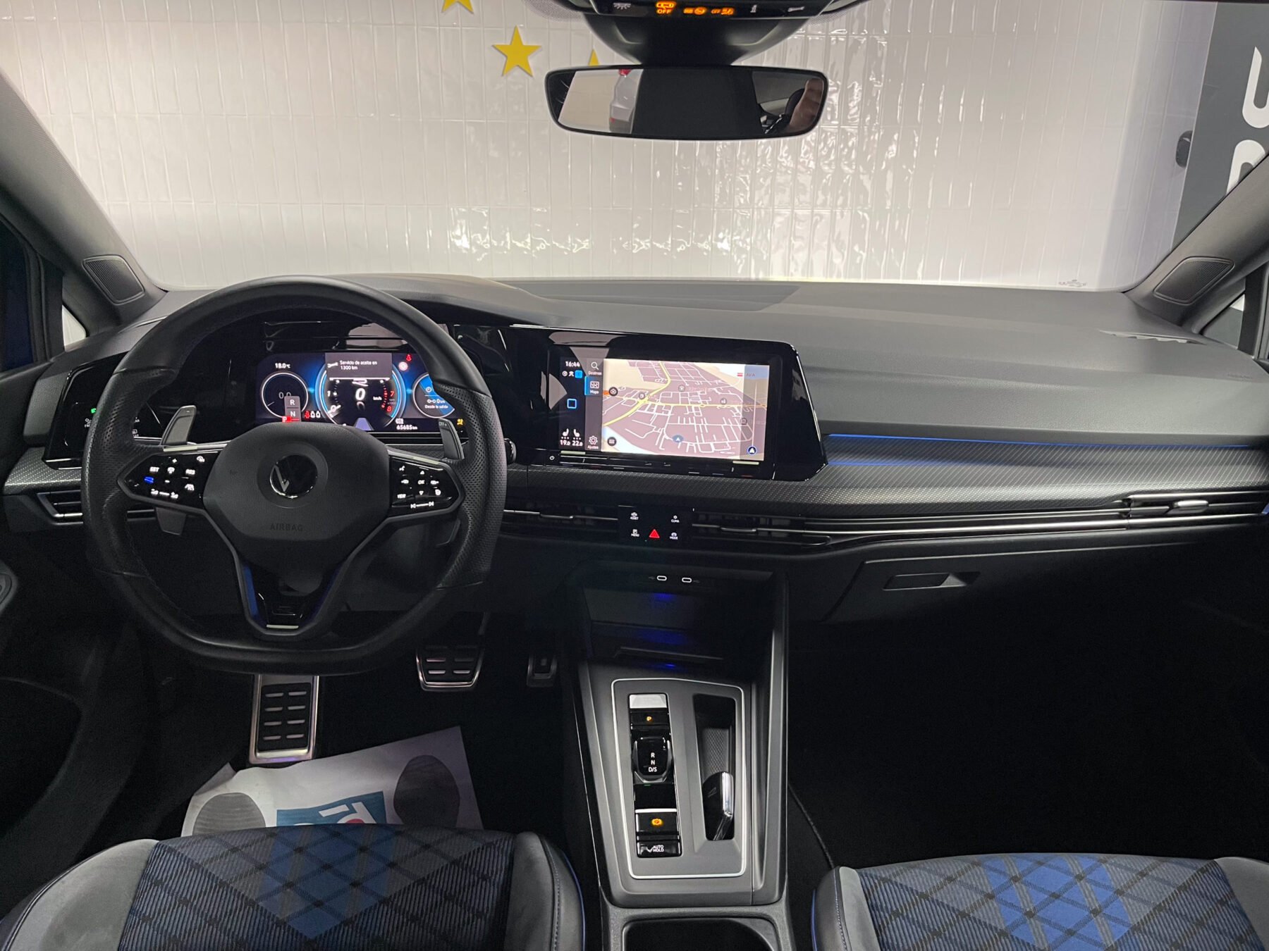 VOLKSWAGEN Golf R 4MOTION