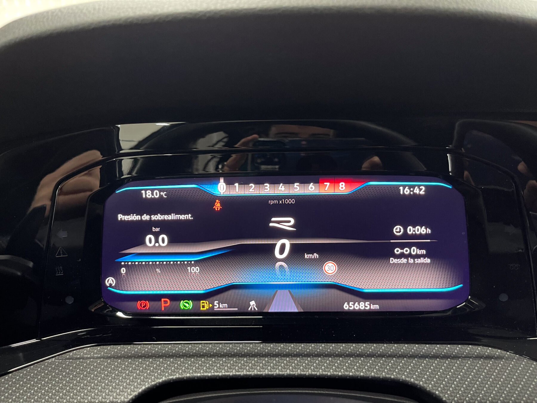 VOLKSWAGEN Golf R 4MOTION