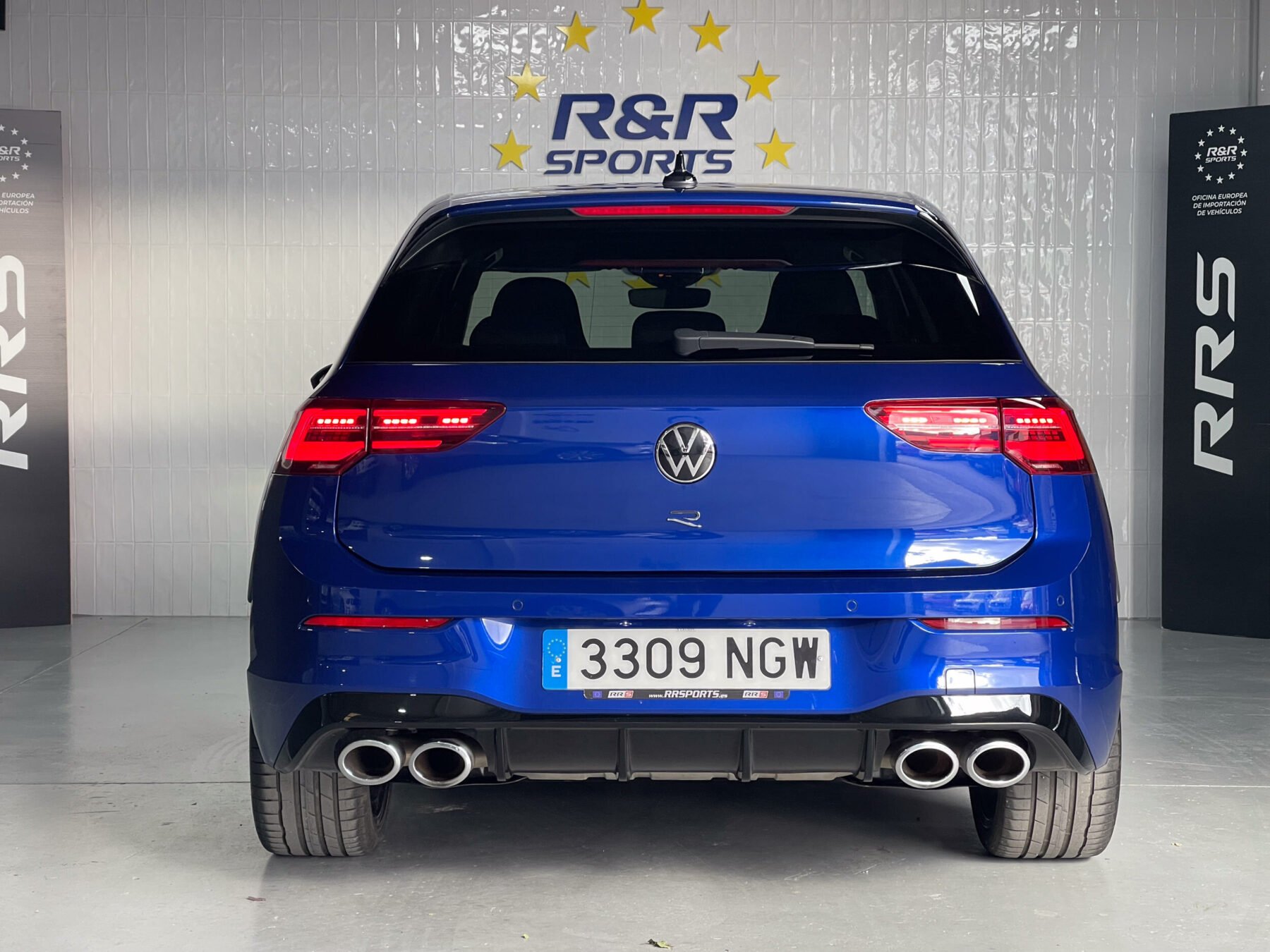 VOLKSWAGEN Golf R 4MOTION