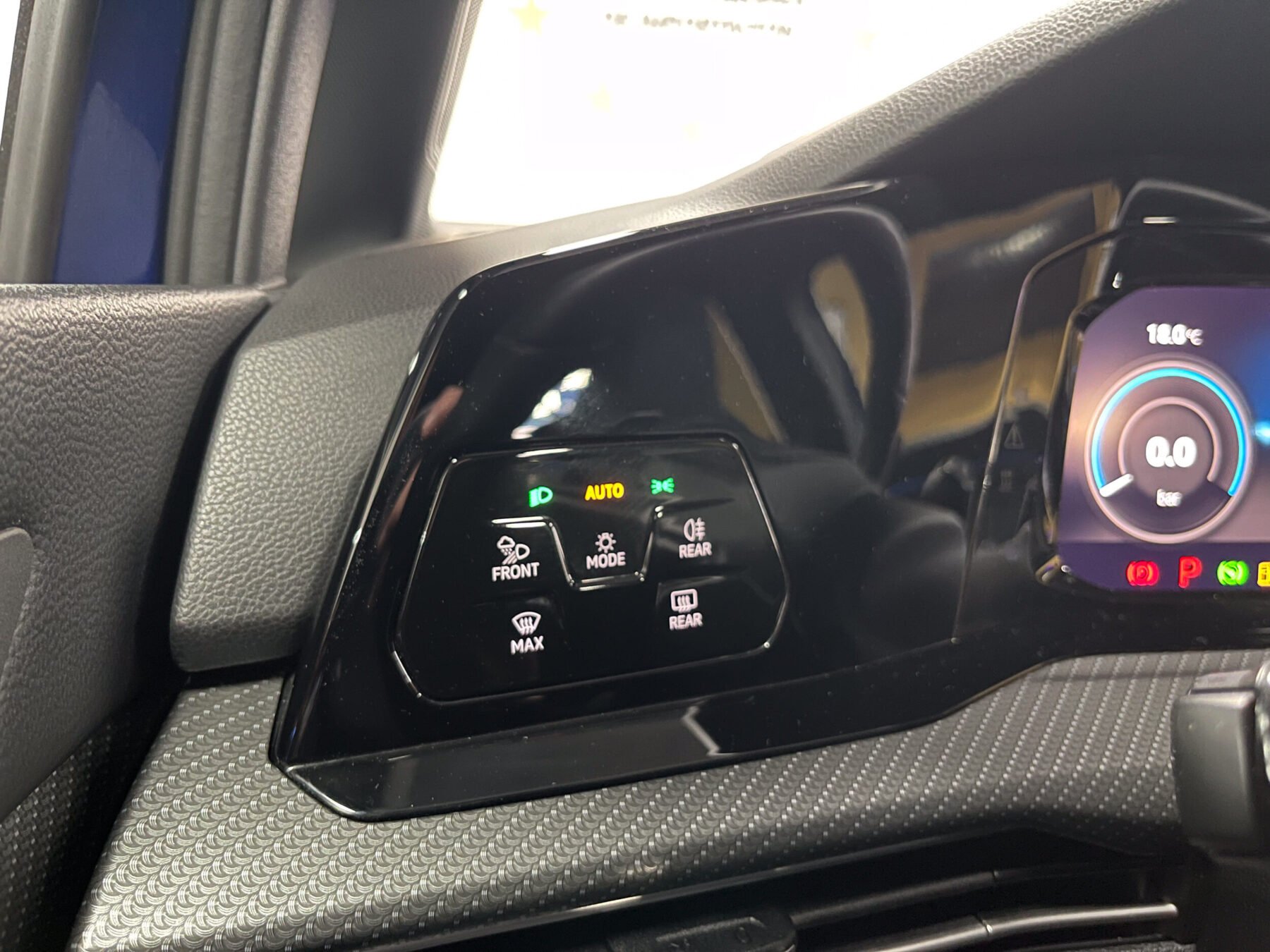 VOLKSWAGEN Golf R 4MOTION