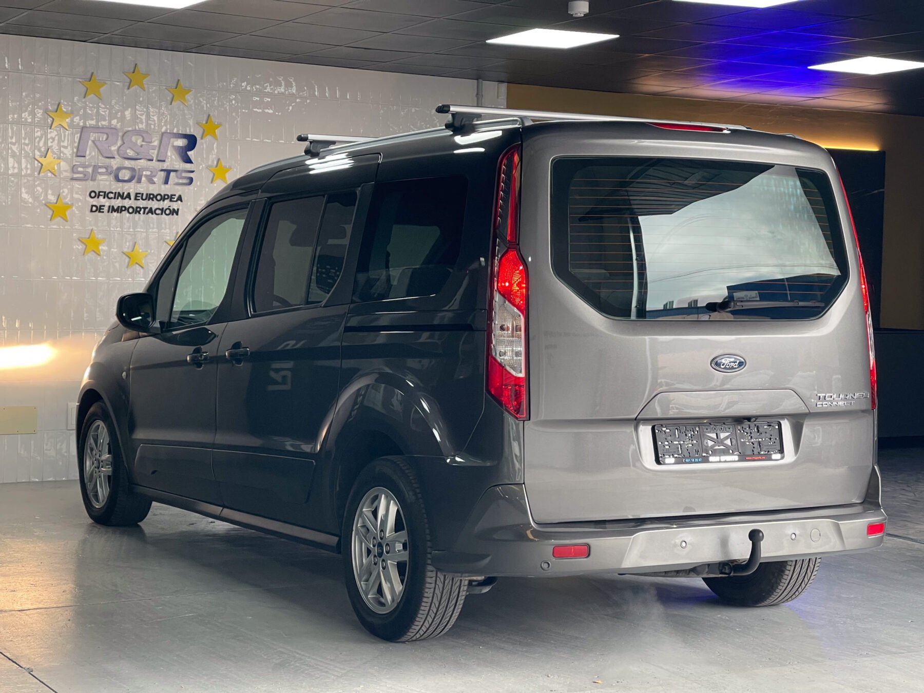 FORD Grand Tourneo 1.5 TDCi Titanium 