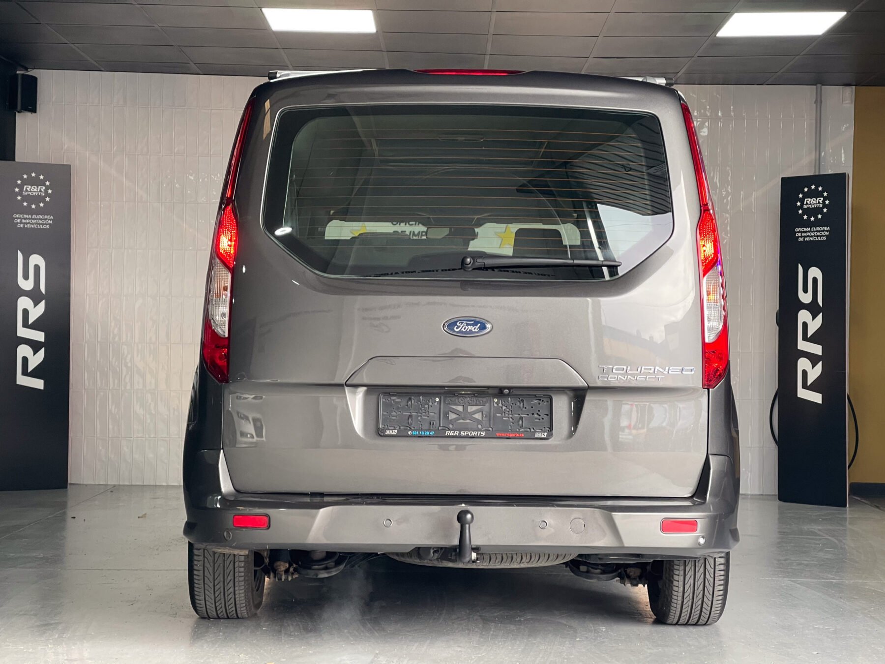 FORD Grand Tourneo 1.5 TDCi Titanium 