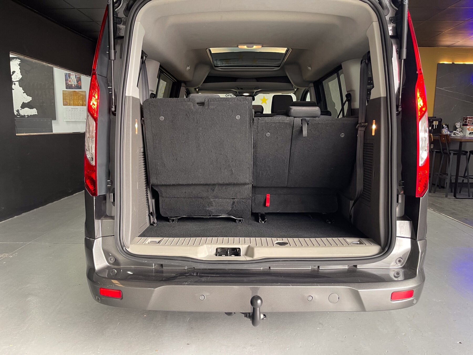 FORD Grand Tourneo 1.5 TDCi Titanium 