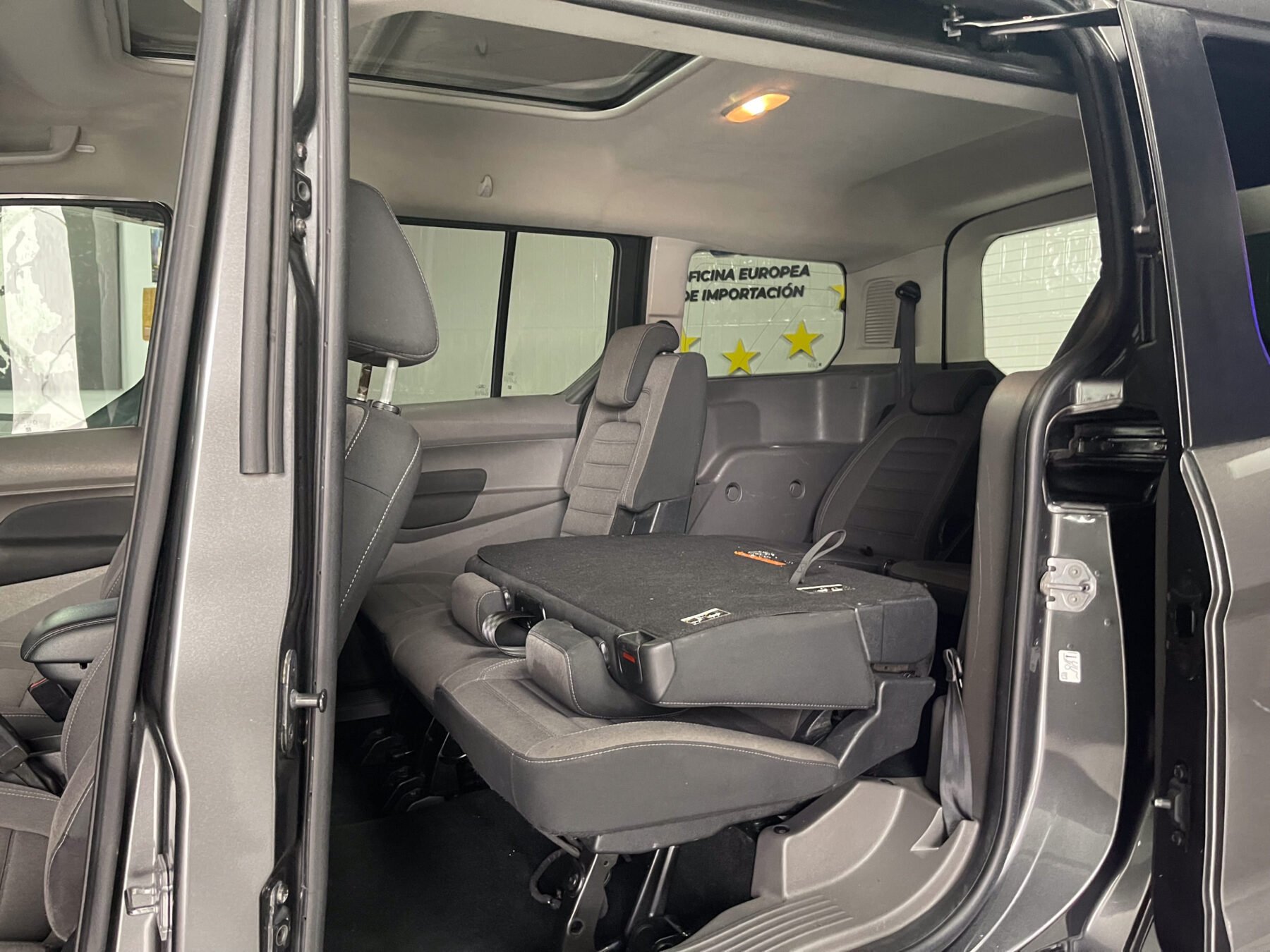 FORD Grand Tourneo 1.5 TDCi Titanium 