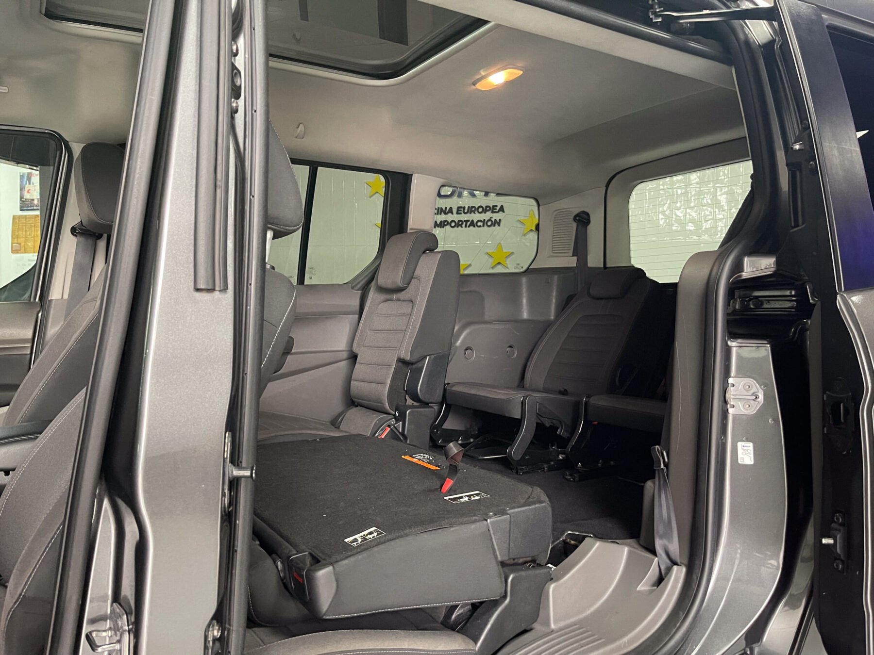 FORD Grand Tourneo 1.5 TDCi Titanium 