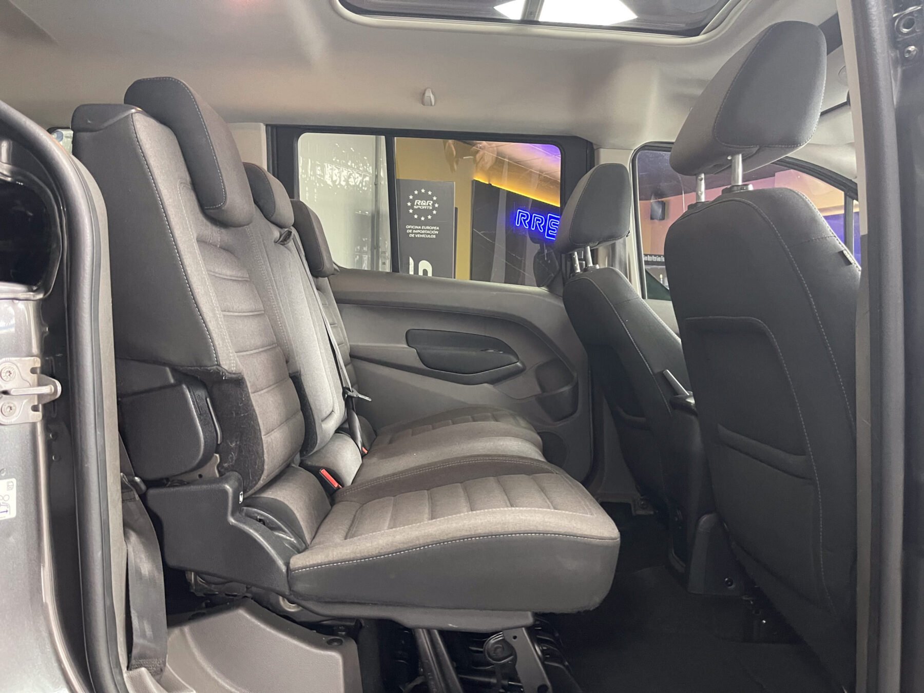 FORD Grand Tourneo 1.5 TDCi Titanium 