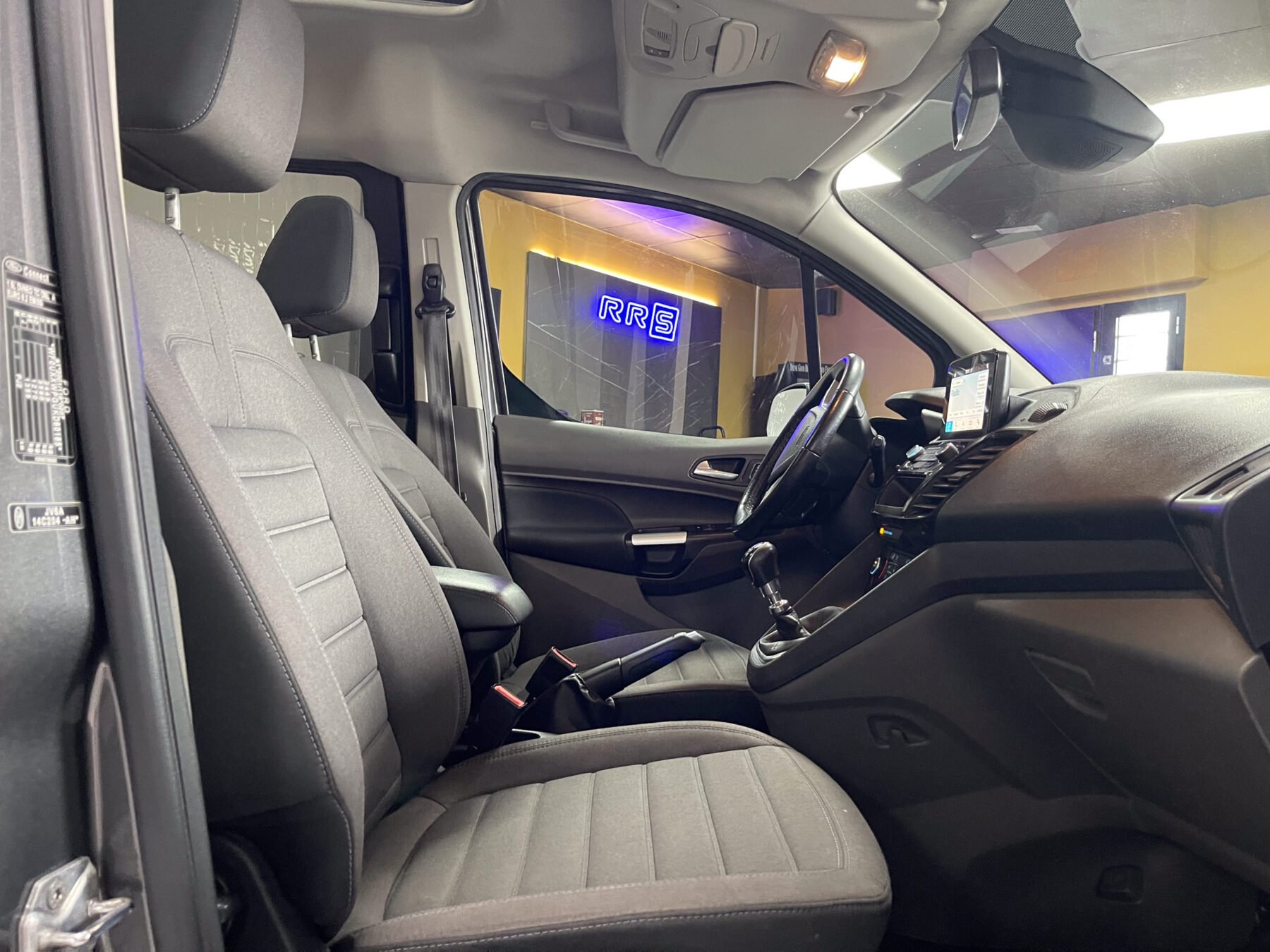 FORD Grand Tourneo 1.5 TDCi Titanium 