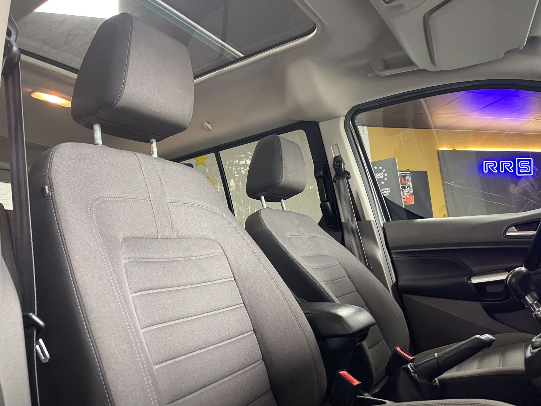 FORD Grand Tourneo 1.5 TDCi Titanium 