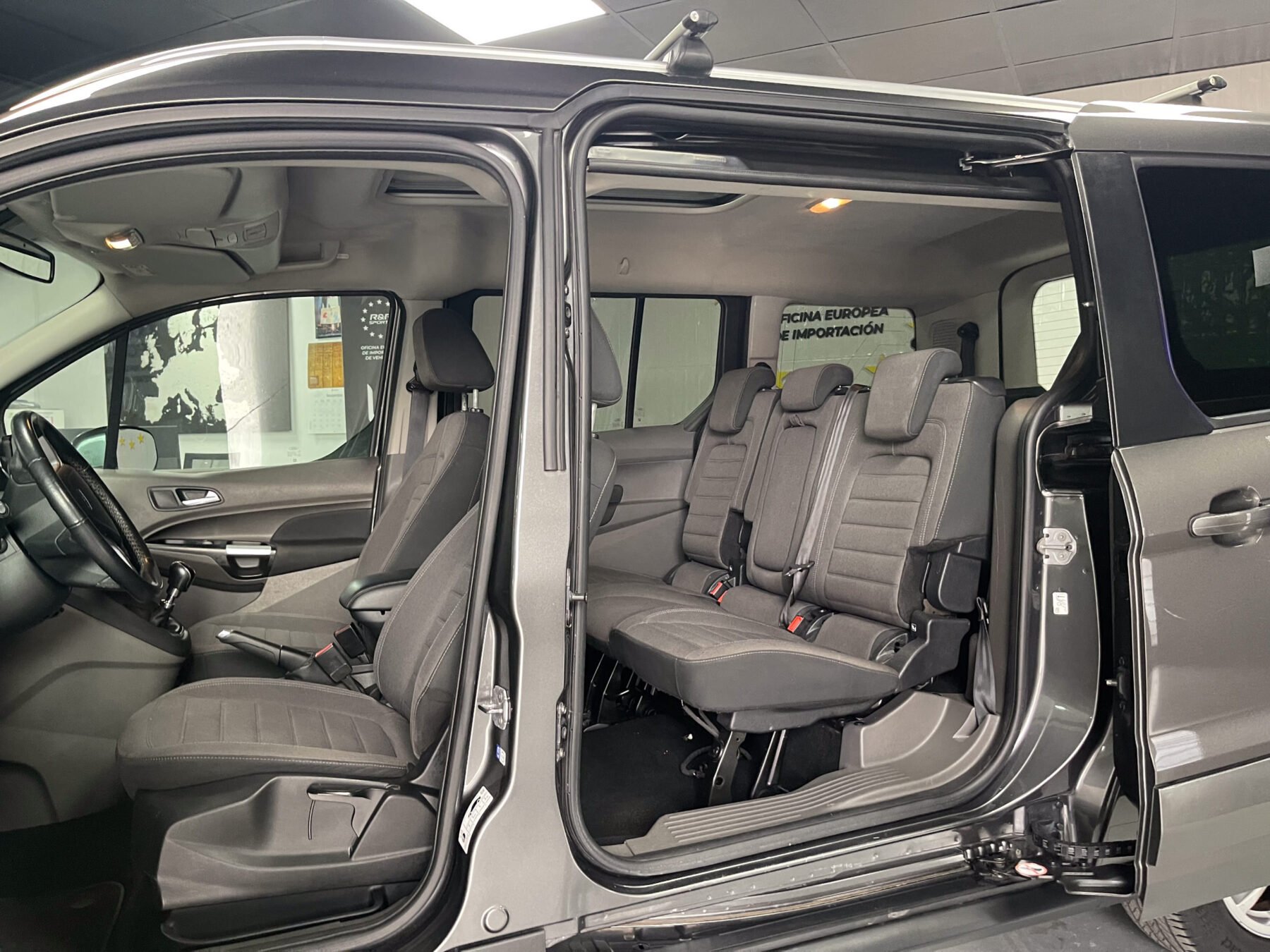 FORD Grand Tourneo 1.5 TDCi Titanium 